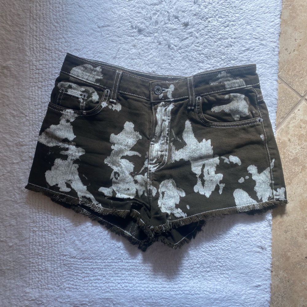 Carmar Camo High Waisted Shorts - Size 27